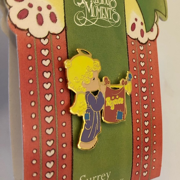 Vintage Precious Moments Pin Rejoice O Earth Angel with Trumpet 1995 - Picture 3 of 11